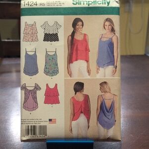 Simplicity 1424R5 Women's Flowy Blouse Pattern
